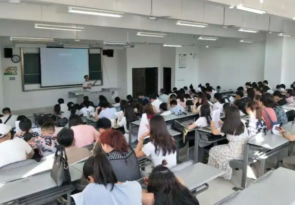 构建职业教育升学立交桥夯实产业集群高质量开展的技能人才之基