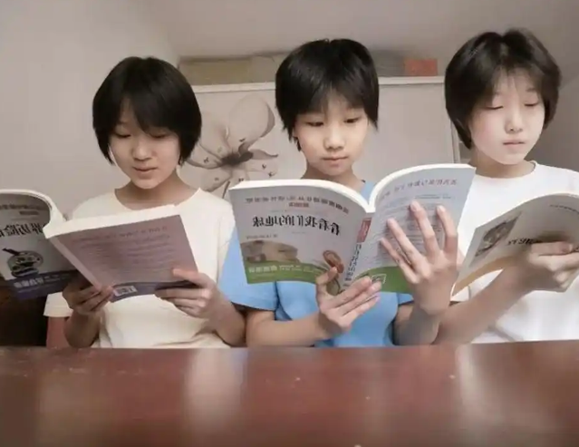 芳华的热血文明书香滋润学生假期日